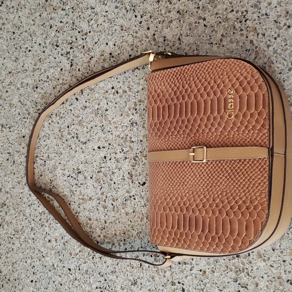 Classe Court (Leather Class)Brazilian Leather Shoulder Bag w/Adjustable Strap